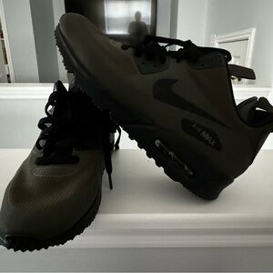 - Nike Air Max 90 Mid Winter Green